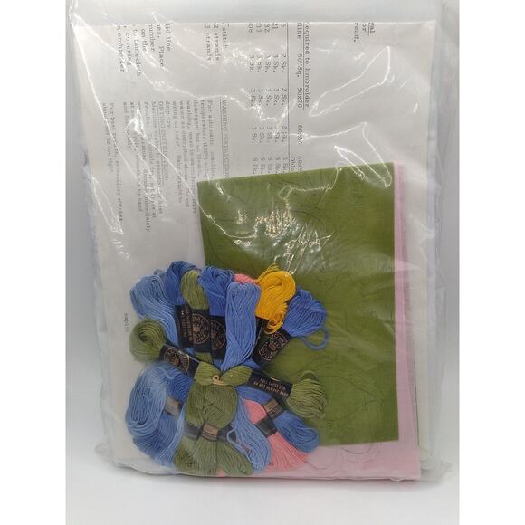 60x80 Inch Oblong Stamped Tablecloth For Applique And Embroidery Kit Camelia - Picture 6 of 6